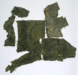 Fragmente eines Kaftans mit einem Simurgh-Muster, Moshchevaya Balka Grabhügel, östliches Mittelmeer